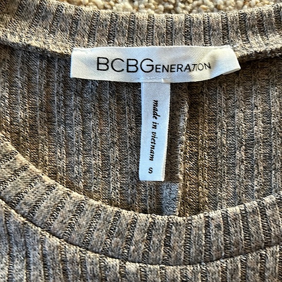 BCBGeneration Beige/White Bell Long Sleeve Sweater Shirt Top **Size S** - Picture 5 of 5